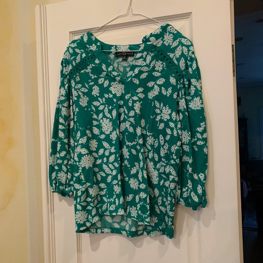 Green Fred & David top with 3/4 sleeves